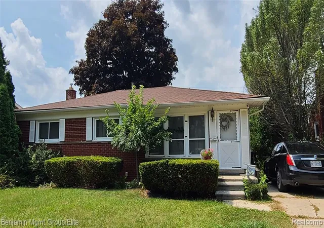 Photo 1 of Single family home for sale at 3900 Norwood Dr, Trenton, MI 48183 4170 | MLS# 60993979 | Listing updated on 2026-08-31