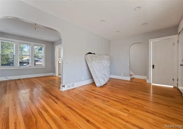 image of 18096 Joann St, Detroit, MI 48205 | MLS# 60947787