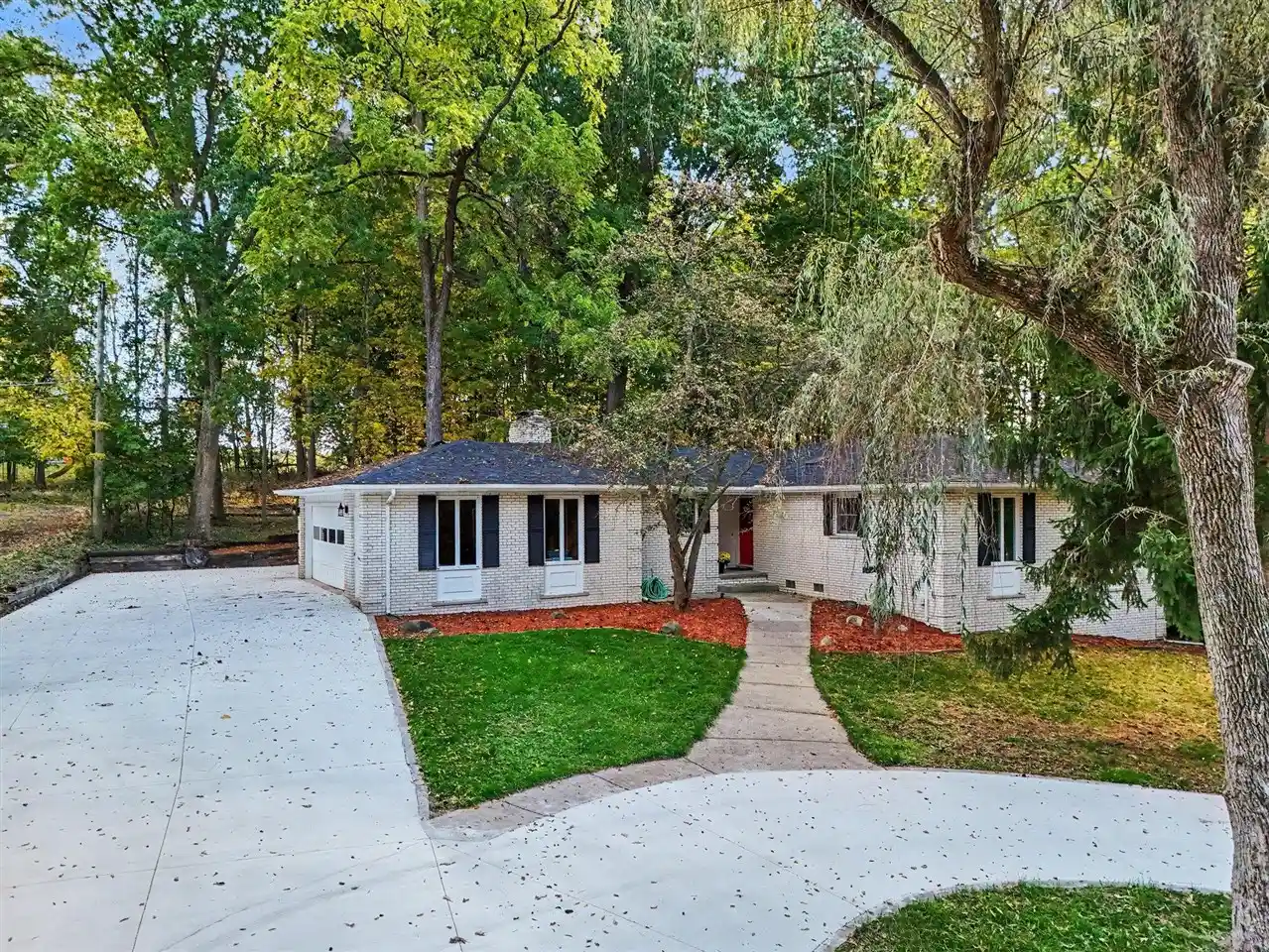 Photo 1 of Single family home for sale at 4120 Loch Alpine Dr, Ann Arbor, MI 48103 | MLS# 70563619 | Listing updated on 2026-10-20