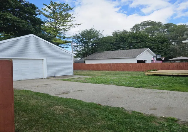 Photo 5 of Sale Pending at 820 Michigan St, Bay City, MI 48708 | MLS# 50220032 | Listing updated on 2026-09-03