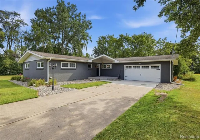 1st image of 1360 Hemmeter Rd, Saginaw, MI 48638 4623 | MLS# 61023653