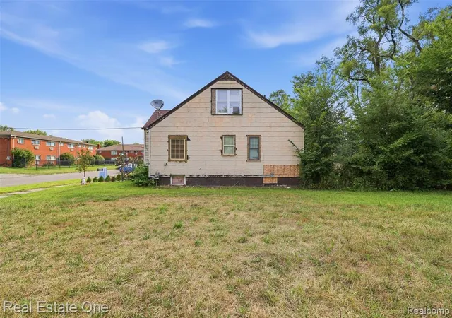 Photo 3 of Single family home for sale at 14320 Maiden St, Detroit, MI 48213 2055 | MLS# 61023798 | Listing updated on 2026-08-27