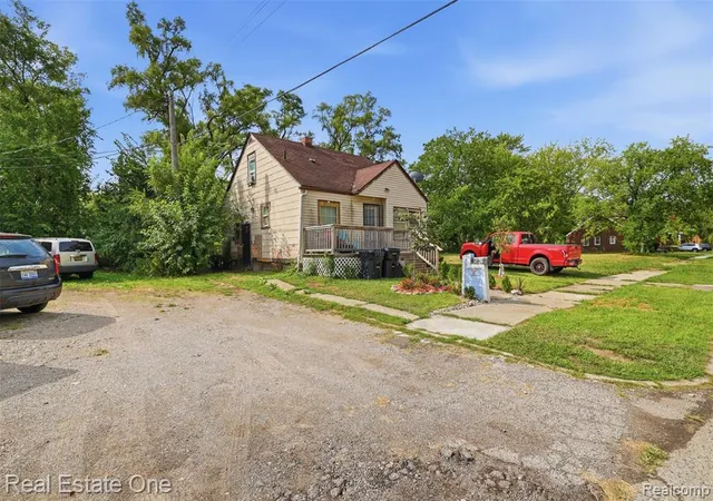 Photo 4 of Single family home for sale at 14320 Maiden St, Detroit, MI 48213 2055 | MLS# 61023798 | Listing updated on 2026-08-27