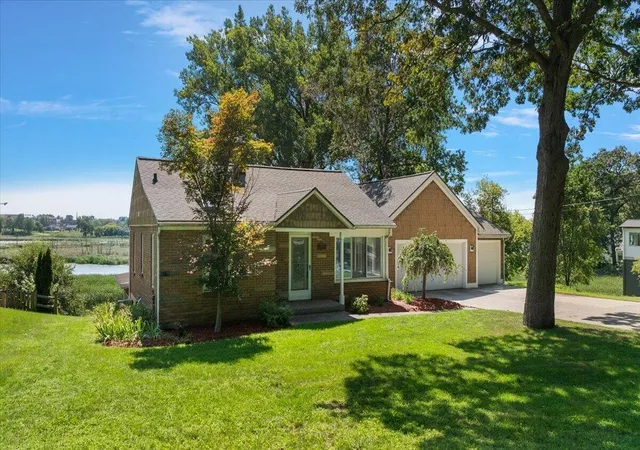 3rd image of 114 River Hills Dr, Holland, MI 49424 | MLS# 70554303