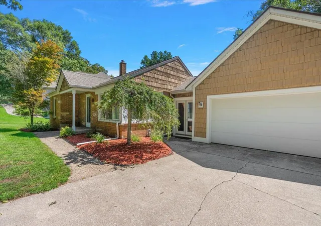 4th image of 114 River Hills Dr, Holland, MI 49424 | MLS# 70554303