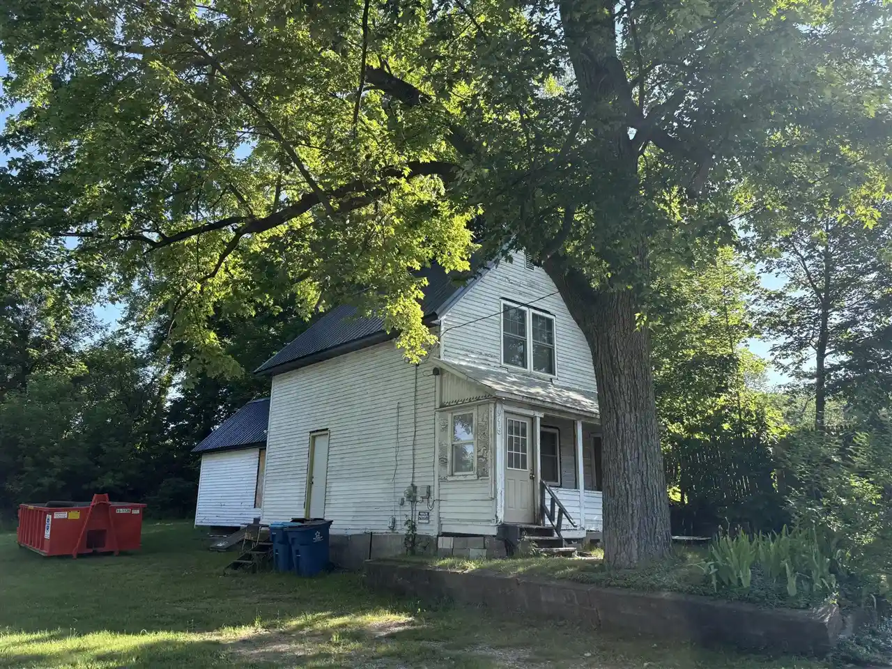 Photo 1 of Single family home for sale at 915 Gordon Pl, Kalamazoo, MI 49048 | MLS# 70551488 | Listing updated on 2026-10-15