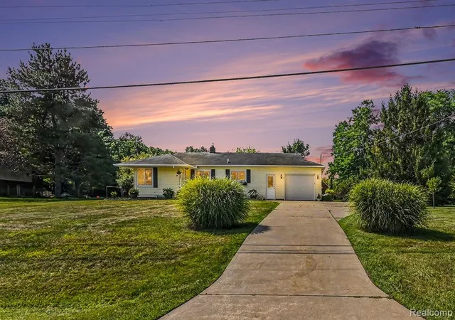 Photo 1 of Sale Pending at 7595 Ledgewood Dr, Fenton, MI 48430 9225 | MLS# 61024555 | Listing updated on 2026-09-13