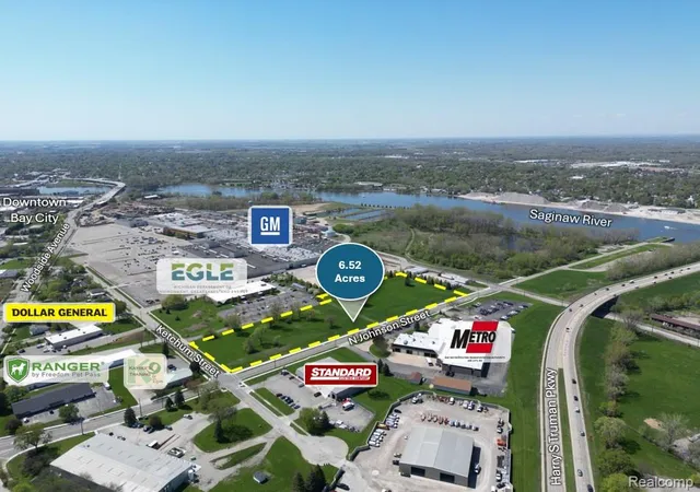 3rd image of 1515 N Johnson St, Bay City, MI 48708 | MLS# 60950783