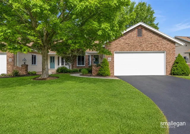 Homes for sale in Grandville, MI | 4213 Redbush Dr #3, Grandville, MI 49418 | MLS# 70534792