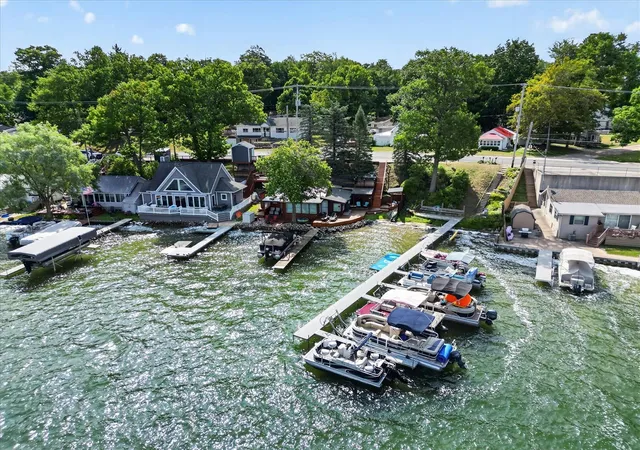 3rd image of 2610 S Shore Dr, Crystal, MI 48818 | MLS# 70547992