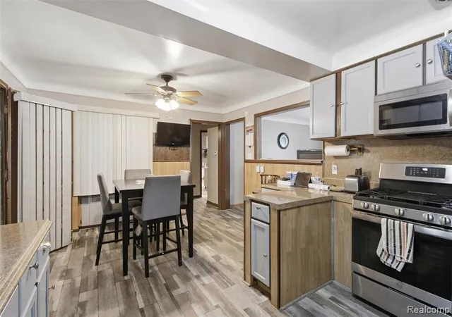 5th image of 20310 Woodside St, Harper Woods, MI 48225 | MLS# 61020209