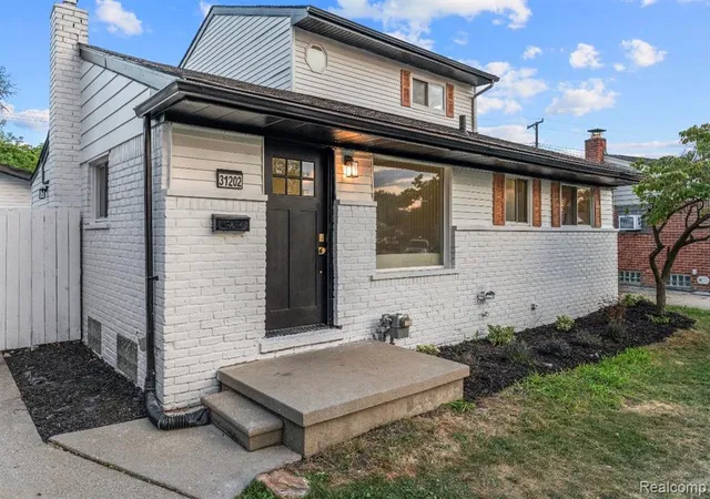 Photo 1 of Single family home for sale at 31202 Summer Ln, Fraser, MI 48026 2476 | MLS# 61025275 | Listing updated on 2026-09-13