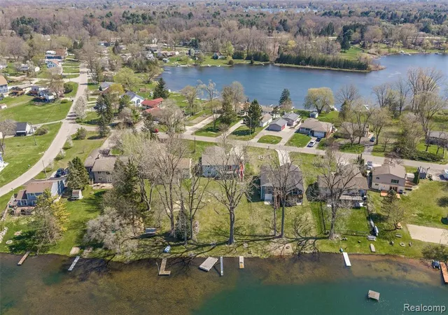 Photo 36 of Sale Pending at 2343 Huff Pl, Highland, MI 48356 | MLS# 60986519 | Listing updated on 2026-07-07