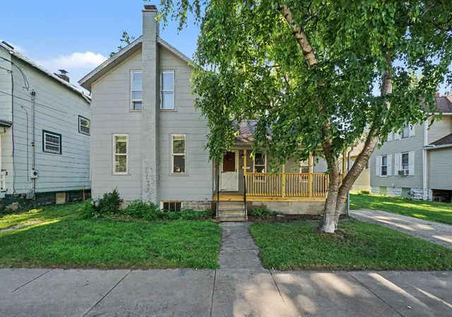 Photo 1 of Single family home for sale at 609 Henry St, Bay City, MI 48706 | MLS# 50214798 | Listing updated on 2026-08-28