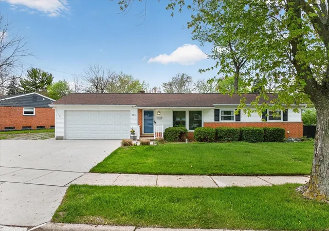Homes for sale in Saline, MI | 385 Hollywood Dr, Saline, MI 48176 | MLS# 70528004