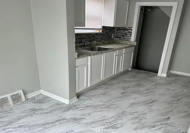 2nd image of 19211 Buffalo St, Detroit, MI 48234 | MLS# 60243498