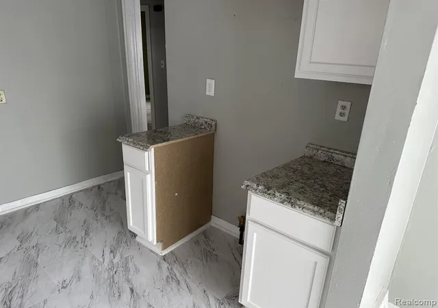 3rd image of 19211 Buffalo St, Detroit, MI 48234 | MLS# 60243498