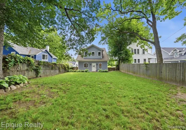 2nd image of 114 Bellevue Ave, Lake Orion, MI 48362 | MLS# 61005673