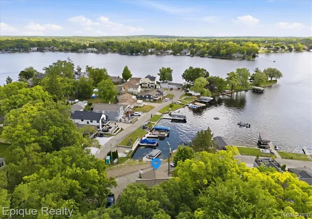 Photo 2 of Single family home for sale at 114 Bellevue Ave, Lake Orion, MI 48362 2704 | MLS# 61005673 | Listing updated on 2026-10-01