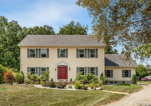 Photo 3 of Sale Pending at 21280 Merriman Rd, New Boston, MI 48164 9810 | MLS# 61025088 | Listing updated on 2026-09-21