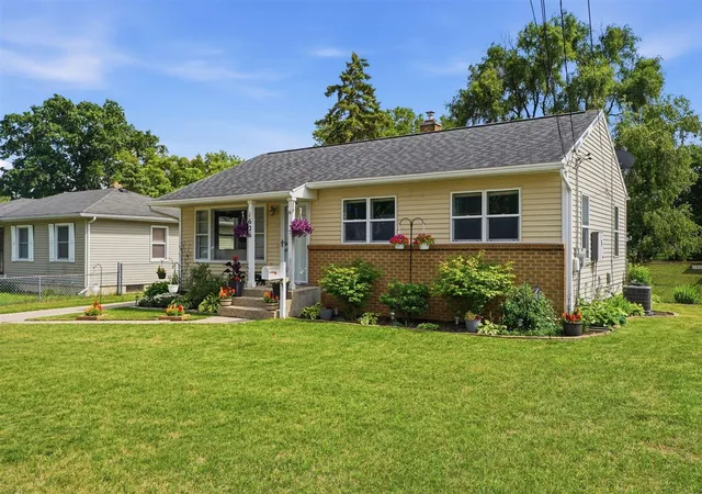 Photo 4 of Sale Pending at 1626 Royal Oak St, Wyoming, MI 49519 | MLS# 70542474 | Listing updated on 2026-07-08