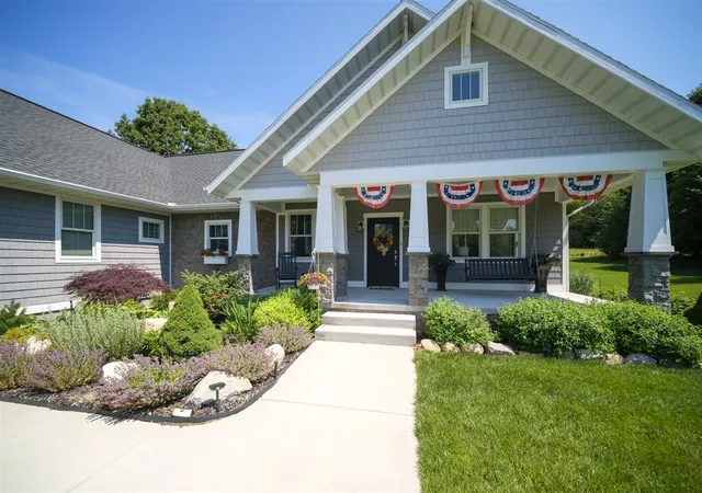 2nd image of 10201 Opal Ridge Dr, Onekama, MI 49675 | MLS# 70519213