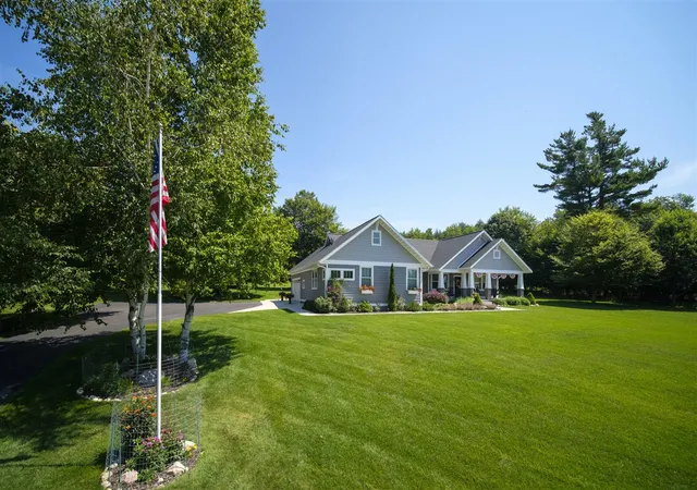 4th image of 10201 Opal Ridge Dr, Onekama, MI 49675 | MLS# 70519213
