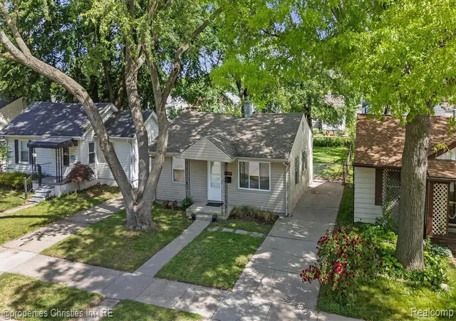 Homes for sale in Ferndale, MI | 1797 E Marshall St, Ferndale, MI 48220 | MLS# 61001514