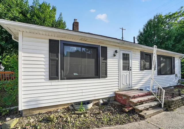 Homes for sale in Lansing, MI | 422 N Francis Ave, Lansing, MI 48912 4116 | MLS# 61007829