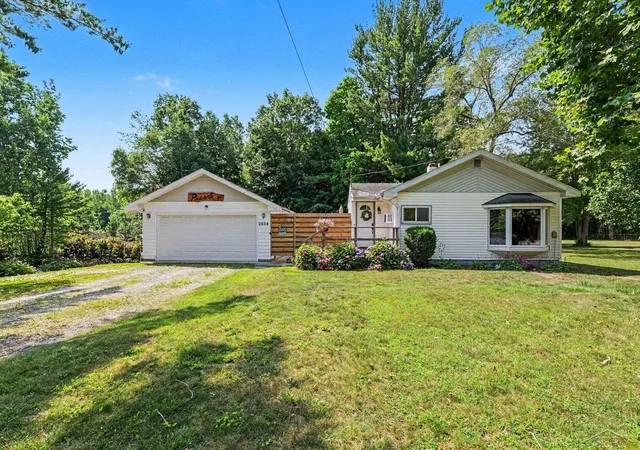 3rd image of 2554 E Ashby Rd, Midland, MI 48640 | MLS# 50217551
