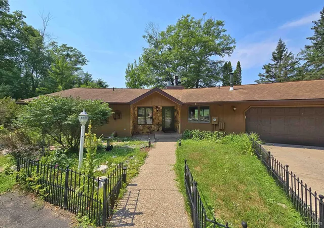 Photo 1 of Single family home for sale at N4073 Pine Mountain Dr, Iron Mountain, MI 49801 | MLS# 50217689 | Listing updated on 2026-08-28