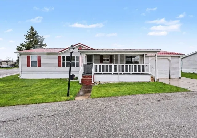 Homes for sale in Alma, MI | 7353 Bagpipe Dr, Alma, MI 48801 | MLS# 70528718