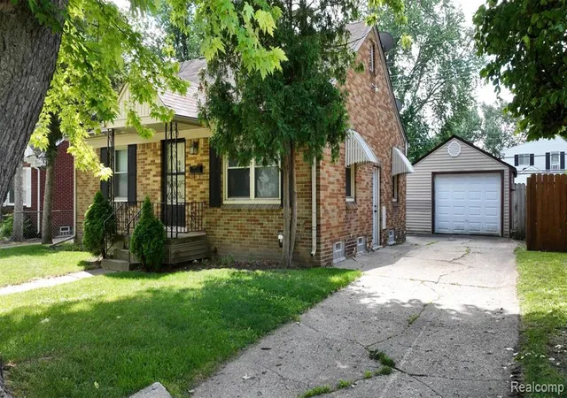 Photo 4 of Sale Pending at 1005 Voorheis St, Pontiac, MI 48341 | MLS# 61005730 | Listing updated on 2026-07-13