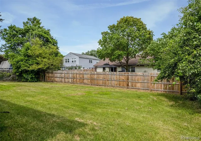 33rd image of 4942 Butler Dr, Troy, MI 48085 | MLS# 61007498