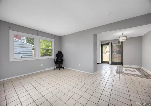 5th image of 4942 Butler Dr, Troy, MI 48085 | MLS# 61007498