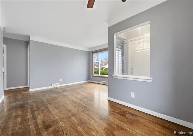 5th image of 9193 Rutherford St, Detroit, MI 48228 2170 | MLS# 60984331