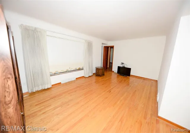 5th image of 21961 Sussex St, Oak Park, MI 48237 | MLS# 60992665