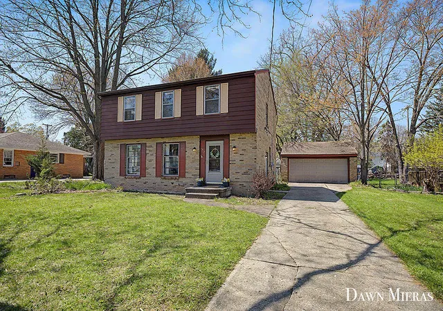 1st image of 1919 Millbrook St, Grand Rapids, MI 49508 | MLS# 70527116