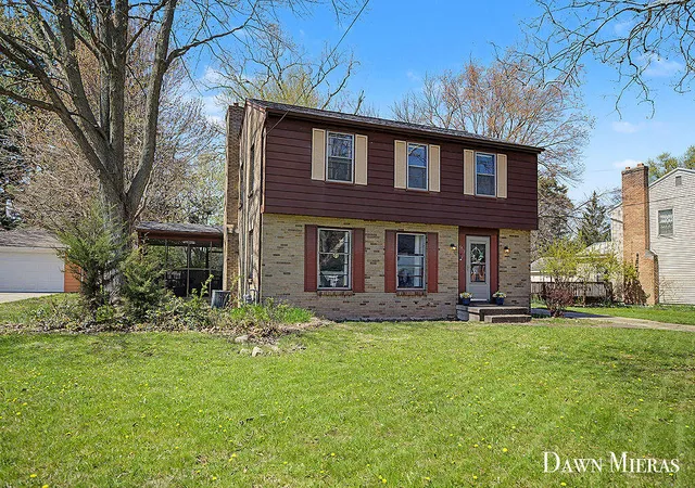 2nd image of 1919 Millbrook St, Grand Rapids, MI 49508 | MLS# 70527116