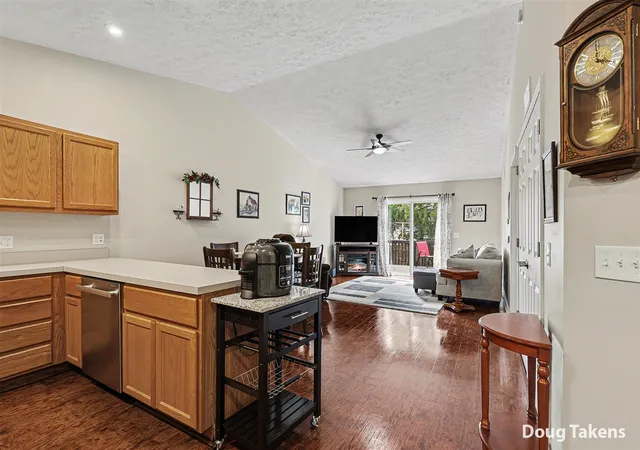 5th image of 2853 Harmony Ct, Wyoming, MI 49519 | MLS# 70521225