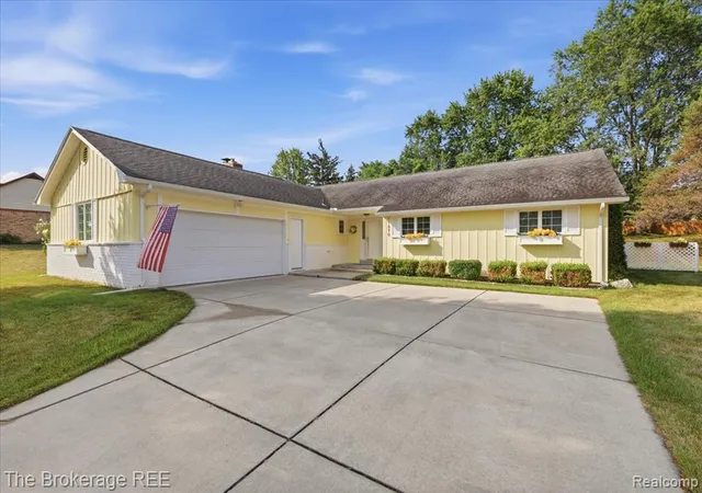 2nd image of 11970 Townline Rd, Grand Blanc, MI 48439 | MLS# 61020078