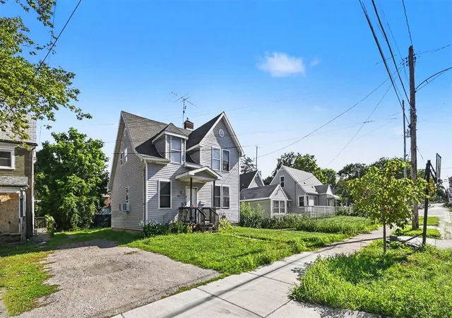 1st image of 908 W Lapeer St, Lansing, MI 48915 | MLS# 70553340