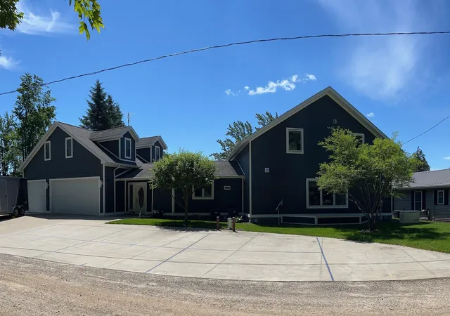 Homes for sale in Gladwin, MI | 4411 Betty Lee Blvd, Gladwin, MI 48624 | MLS# 50213063