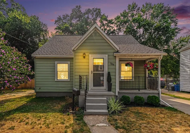 Photo 1 of Sale Pending at 703 Garfield Ave, Grand Rapids, MI 49504 | MLS# 70549625 | Listing updated on 2026-08-07
