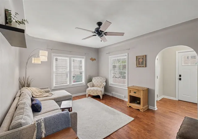 Photo 3 of Sale Pending at 703 Garfield Ave, Grand Rapids, MI 49504 | MLS# 70549625 | Listing updated on 2026-08-07
