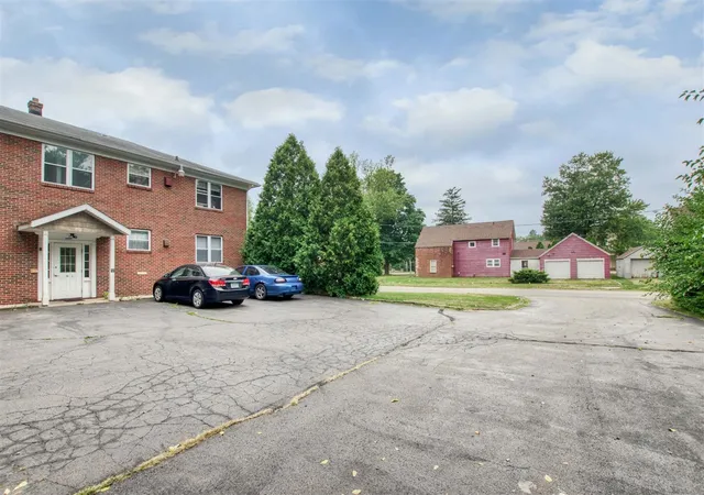 Homes for sale in Kalamazoo, MI | 3025 E Main St, Kalamazoo, MI 49048 | MLS# 70528977