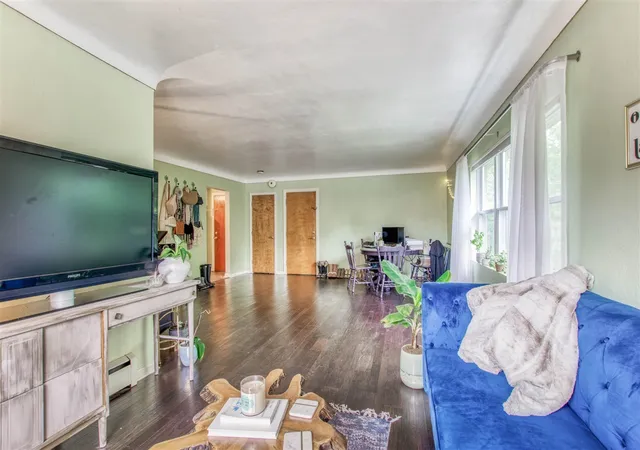 Homes for sale in Kalamazoo, MI | 3025 E Main St, Kalamazoo, MI 49048 | MLS# 70528977