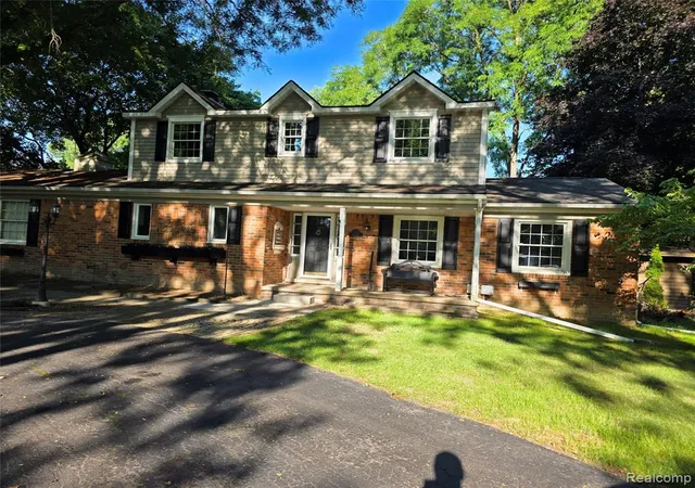 1st image of 5352 W Doherty Dr, West Bloomfield, MI 48323 | MLS# 60924399