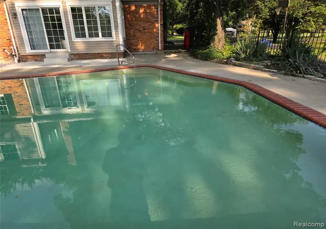 58th image of 5352 W Doherty Dr, West Bloomfield, MI 48323 | MLS# 60924399