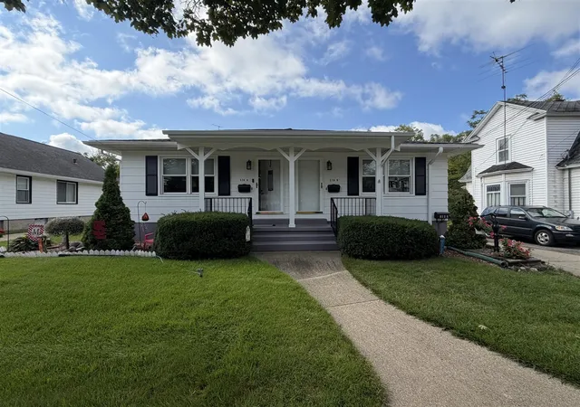 Photo 1 of Sale Pending at 516 E Savidge St, Spring Lake, MI 49456 | MLS# 70555406 | Listing updated on 2026-09-09